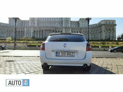 Alb Utilizat 2010 Renault Laguna III Break | 5.890 EUR (Scump)