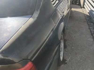 Utilizat 2000 BMW 525 Berlinǎ | 1.200 EUR