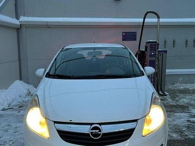 Culoarealb Utilizat 2010 Opel Corsa Cosmo Hatchback | 3.300 EUR (Preț OK)