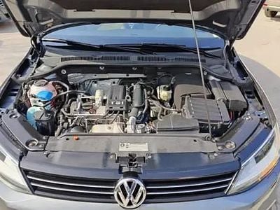 Second-hand VW Jetta 110 CP (80 kW) 2012 Argintiu Berlinǎ