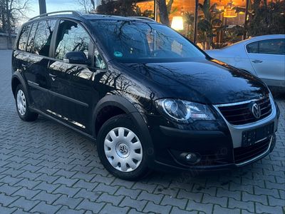 VW Touran Cross
