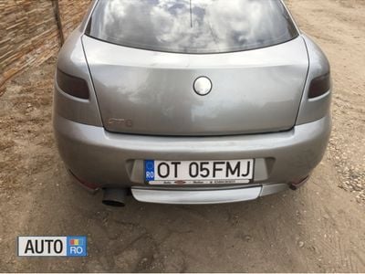 Second-hand Alfa Romeo GT 150 CP (110 kW) 2005 Gri Coupe