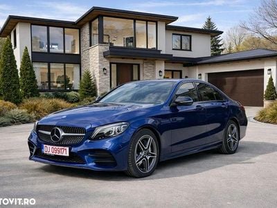 Second-hand Mercedes C300 AMG line 258 CP (189 kW) 2019 Albastru Berlinǎ