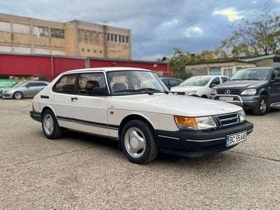 Alb Utilizat 1988 Saab 900 Hatchback | 8.800 EUR