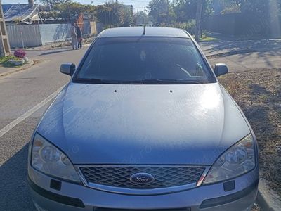 Utilizat 2006 Ford Mondeo Berlinǎ | 2.000 EUR