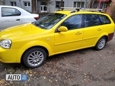 Second-hand Chevrolet Lacetti 109 CP (80 kW) 2008 Galben Break