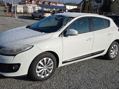 Culoarealb Utilizat 2015 Renault Mégane III Expression Hatchback | 3.400 EUR (Super Preț)