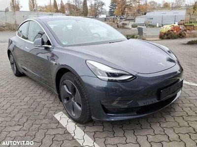 Culoaregri Second-hand 2020 Tesla Model 3 Berlinǎ | 23.750 EUR (Preț bun)