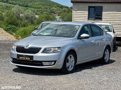 Second-hand Skoda Octavia Business Line 105 CP (77 kW) 2014 Argint Hatchback