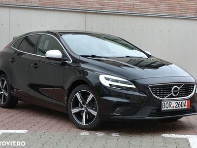 Culoarenegru Second-hand 2019 Volvo V40 R-Design Hatchback | 13.550 EUR (Preț OK)