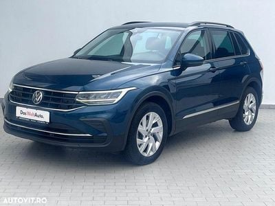Albastru mediu normal Utilizat 2022 VW Tiguan Life SUV | 27.850 EUR (Preț OK)