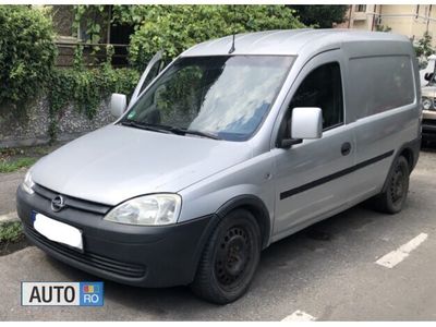 Gri Utilizat 2005 Opel Combo Monovolum | 5.495 EUR