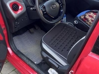 Rosu Utilizat 2020 Toyota Aygo Hatchback | 14.500 EUR