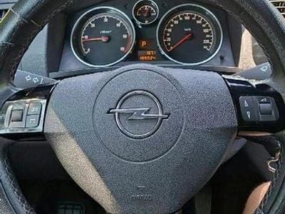 Culoarenegru Second-hand 2010 Opel Zafira Monovolum | 4.000 EUR (Preț OK)