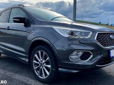 Second-hand Ford Kuga Vignale 150 CP (110 kW) 2017 Culoaregri SUV