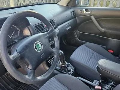 Utilizat 2002 Skoda Octavia Berlinǎ | 1.500 EUR
