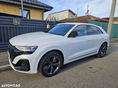 Culoarealb Utilizat 2024 Audi Q8 S-Line SUV | 80.900 EUR (Preț bun)