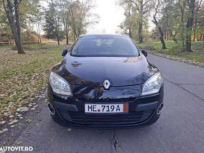 Culoarenegru Utilizat 2011 Renault Mégane III Expression Hatchback | 4.650 EUR (Preț OK)