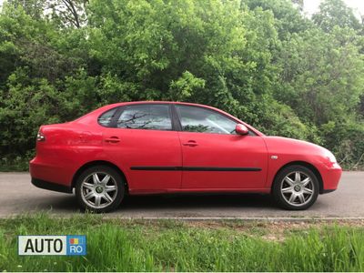 Roșu Utilizat 2003 Seat Cordoba Berlinǎ | 4.200 EUR