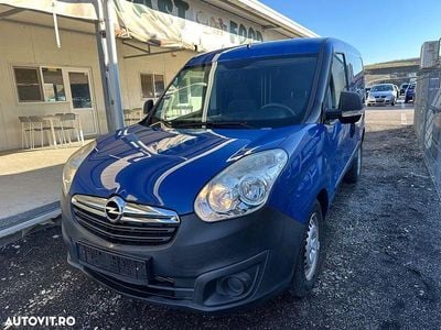 Second-hand Opel Combo 135 CP (99 kW) 2016 Culoarealbastru Monovolum