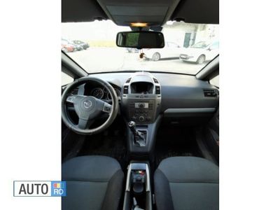 Second-hand Opel Zafira 77 CP (56 kW) 2005 Gri Monovolum