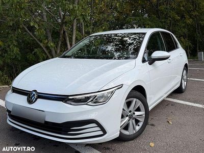 Culoarealb Utilizat 2021 VW Golf VIII Life Hatchback | 14.200 EUR (Preț OK)