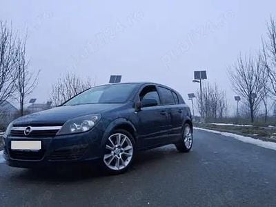 Second-hand Opel Astra 120 CP (88 kW) 2007 Verde Hatchback