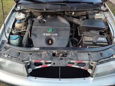 Utilizat 2000 Skoda Octavia Berlinǎ | 2.300 EUR (Puțin scump)