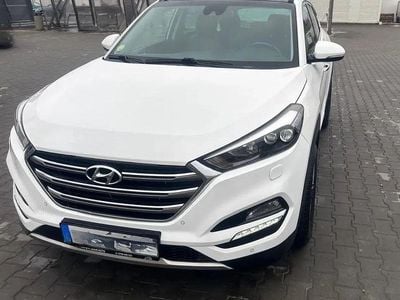 Second-hand Hyundai Tucson 136 CP (100 kW) 2017 Culoarealb SUV