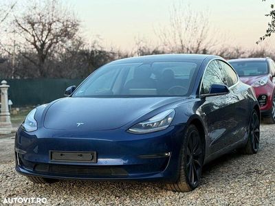 Second-hand Tesla Model 3 377 kW (513 CP) 2020 Culoarealbastru Berlinǎ