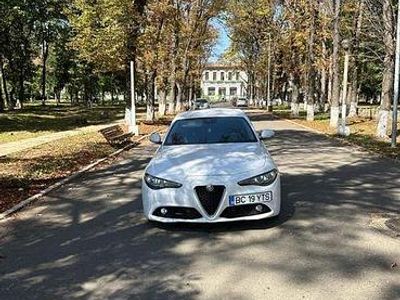 Second-hand Alfa Romeo Giulia 180 CP (132 kW) 2017 Culoarealb Berlinǎ