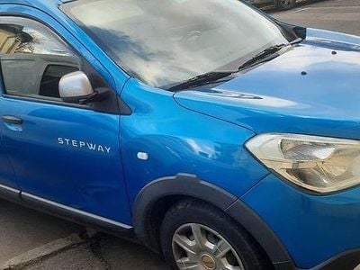 Second-hand Dacia Dokker Stepway 90 CP (66 kW) 2018 Culoarealbastru Monovolum