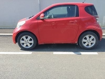 Toyota iQ