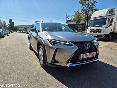 Lexus UX 250h