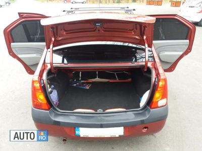 Second-hand Dacia Logan 75 CP (55 kW) 2006 Rosu metalizat Berlinǎ