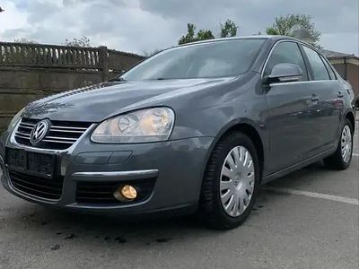 Gri Utilizat 2009 VW Jetta Berlinǎ | 4.699 EUR (Puțin scump)