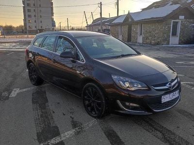 Culoarealte culori Utilizat 2014 Opel Astra Selection Break | 4.950 EUR (Preț OK)