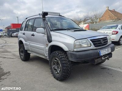 Second-hand Suzuki Grand Vitara 109 CP (80 kW) 2005 Culoarenegru SUV