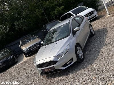 Second-hand Ford Focus 120 CP (88 kW) 2016 Gri Hatchback