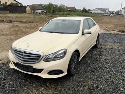 Utilizat 2015 Mercedes E220 Berlinǎ | 7.999 EUR