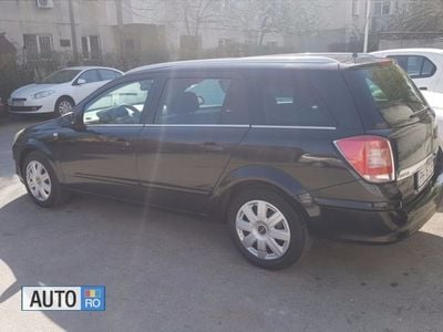 Second-hand Opel Astra 101 CP (74 kW) 2007 Negru Break