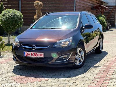Second-hand Opel Astra Cosmo 110 CP (80 kW) 2013 Maro Break