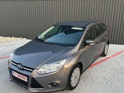 Second-hand Ford Focus Trend 105 CP (77 kW) 2014 Gri Berlinǎ