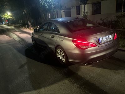Mercedes CLA200