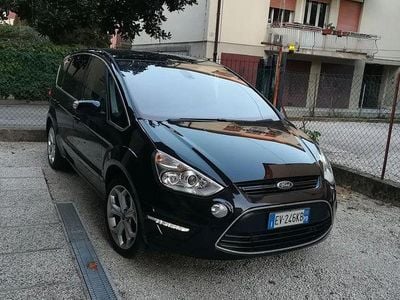 Second-hand Ford S-MAX S 163 CP (119 kW) 2014 Culoarenegru Monovolum