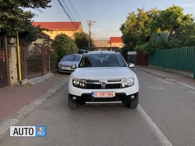 Alb Utilizat 2012 Dacia Duster SUV | 7.950 EUR (Puțin scump)