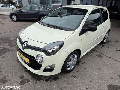 Second-hand Renault Twingo Authentique 75 CP (55 kW) 2012 Culoarebej Hatchback