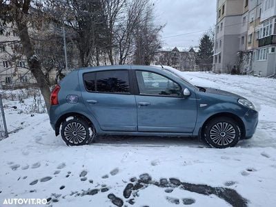 Culoarealbastru Utilizat 2008 Dacia Sandero Lauréate Hatchback | 2.600 EUR (Preț OK)
