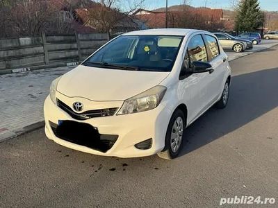 Alb Utilizat 2012 Toyota Yaris Hatchback | 5.650 EUR (Preț OK)