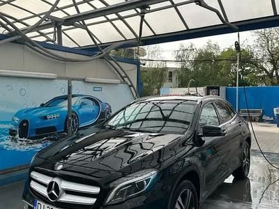 Mercedes GLA220